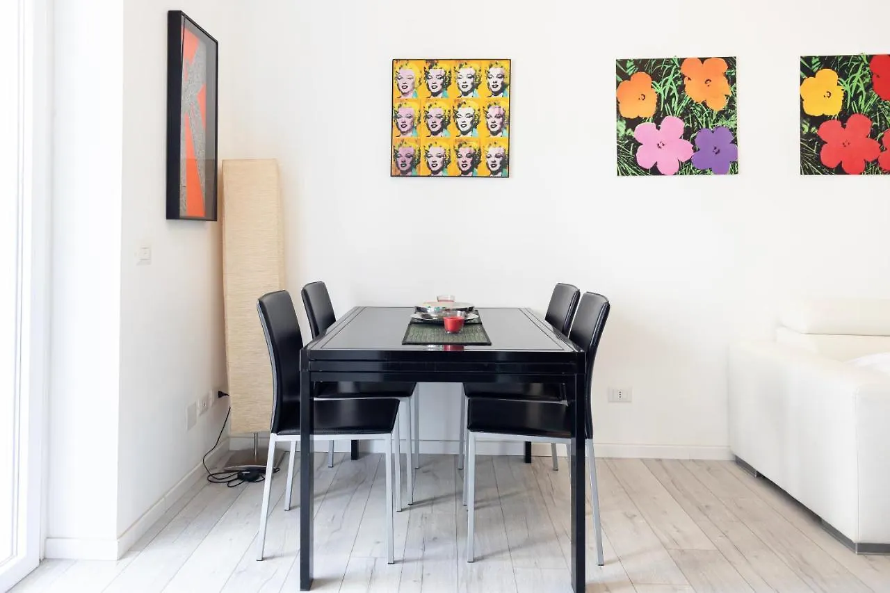 Appartamento Elegante Bilocale In Corso Lodi/Brenta Milano