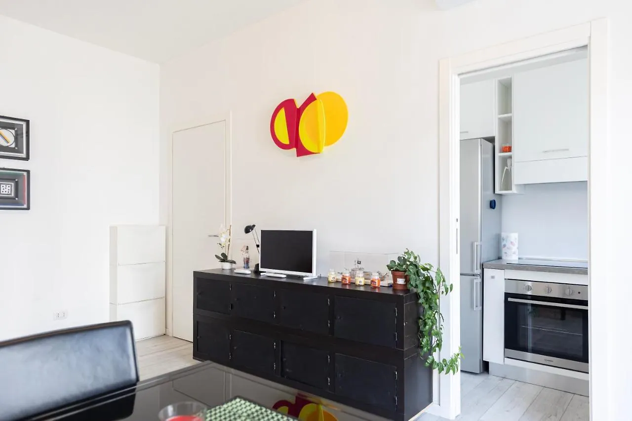 Appartamento Elegante Bilocale In Corso Lodi/Brenta Milano