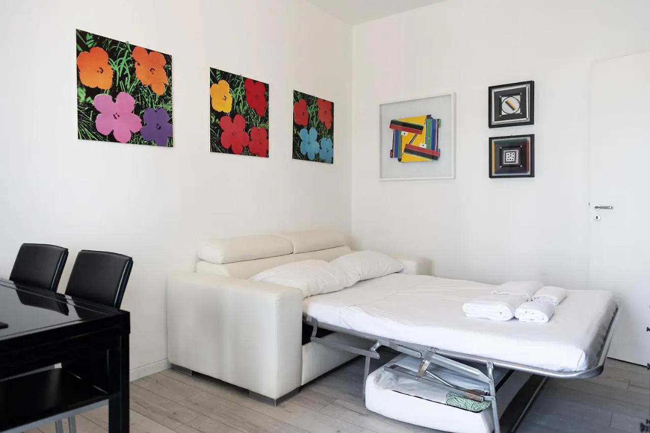 Appartamento Elegante Bilocale In Corso Lodi/Brenta Milano 0*,