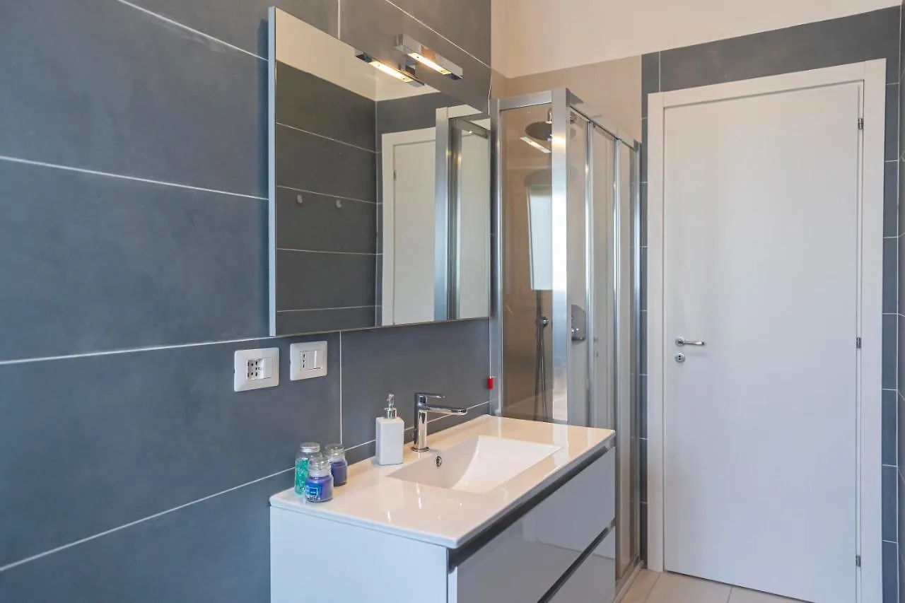 Appartamento Elegante Bilocale In Corso Lodi/Brenta Milano
